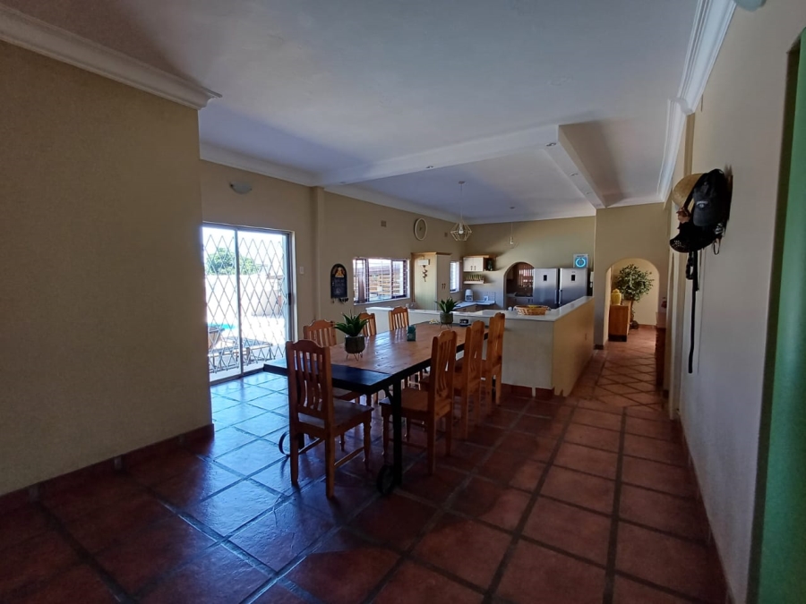 7 Bedroom Property for Sale in Levallia Western Cape